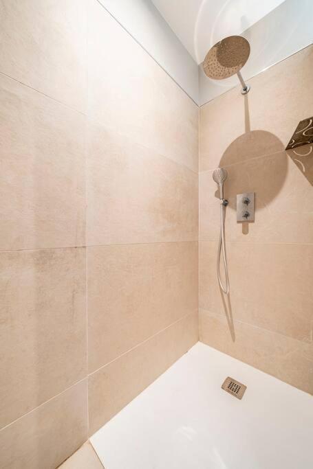 Superbe Appartement Intramuros Avinhão Exterior foto
